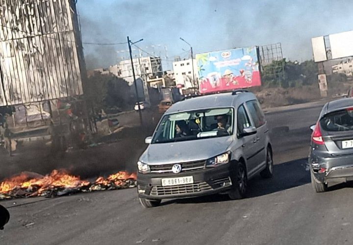 أغلقت قوات الاحتلال الإسرائيلي ، مساء اليوم الأربعاء ، طريق يتسهار جنوب مدينة نابلس شمال الضفة.