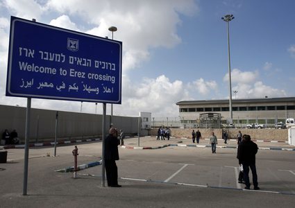 سلطات الاحتلال تفرج عن ثلاثة صيادين من غزة