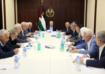 الرئيس يترأس اجتماعا للجنة المركزية لحركة "فتح"