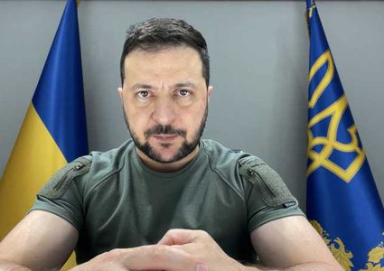 زيلينسكي يتقدم بطلب رسمي للانضمام إلى الناتو