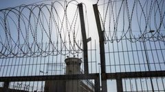 ٣٠ معتقلا يواصلون اضرابهم عن الطعام