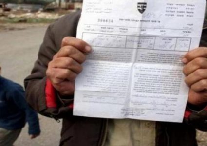 الاحتلال يخطر بهدم ثمانية منازل في مسافر يطا جنوب الخليل