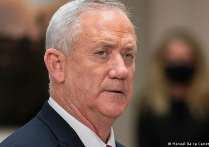 غانتس يدافع عن اتفاقية الحدود البحرية مع لبنان