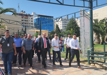 اتحاد طلبة الطب في نابلس ينظم معرض أكتوبر الوردي