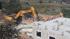 هدم منزل من طابقين في بيت عينون شرق الخليل