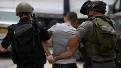 قوات الاحتلال تعتقل طفلا من قرية الجيب شمال غرب القدس