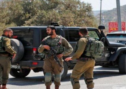 الاحتلال يعتقل شاباً من مدينة جنين على حاجز عسكري