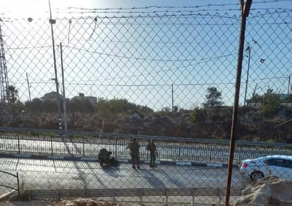 اصابة أحد عناصر شرطة الاحتلال خلال إطلاق نار نحو مركبة فلسطينية