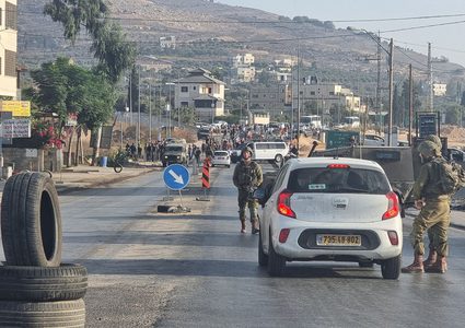 إغلاق الحواجز المحيطة بنابلس .. بسبب صلوات المستوطنين التلمودية