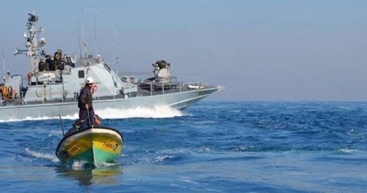 الاحتلال يطلق النار صوب مراكب الصيادين في بحر غزة