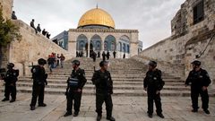 الاحتلال يبعد 5 شبان عن المسجد الأقصى 12 يوما