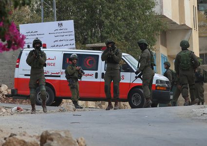 الخليل:إصابة شاب برصاص قوات الاحتلال في بيت أمر