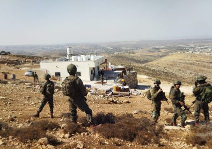 الاحتلال يهدم منزلين في خلة طه غرب دورا