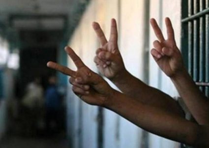 30 معتقلا إداريا يواصلون إضرابهم المفتوح عن الطعام لليوم الـ14