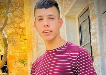 تشييع جثمان الشهيد الفتى مهدي لدادوة في المزرعة الغربية