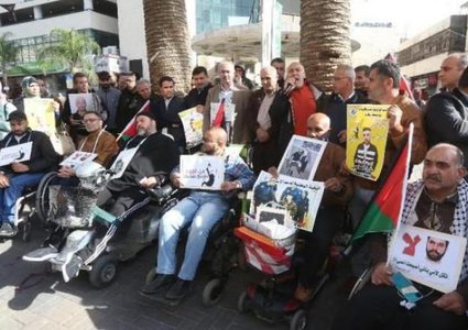 نابلس: وقفة اسناد ودعم للأسرى المضربين عن الطعام