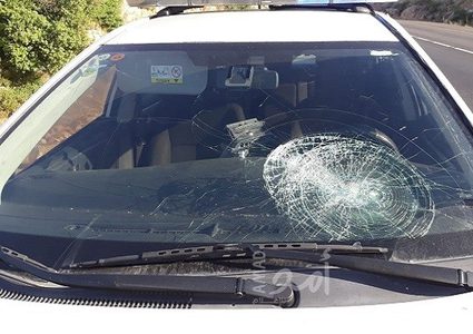 مستوطنون يهاجمون منزلا ومركبات شمال غرب رام الله