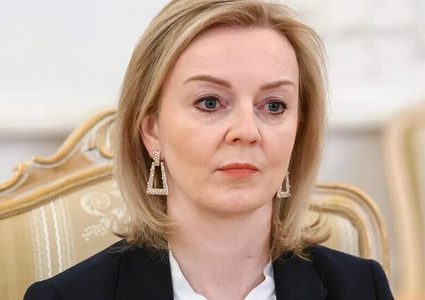 "الإندبندنت": تراس تريد تجاوز برافرمان في قضية العمالة الوافدة