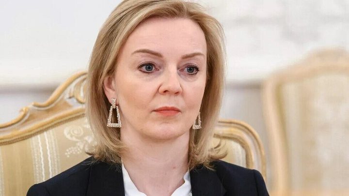 "الإندبندنت": تراس تريد تجاوز برافرمان في قضية العمالة الوافدة