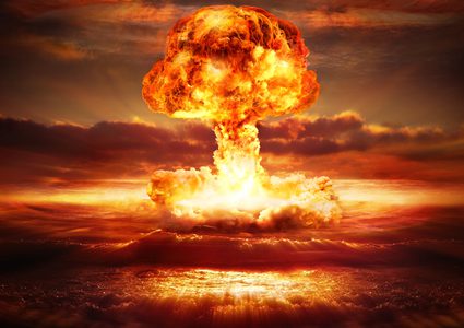 ماسك: احتمال نشوب حرب نووية يتزايد بسرعة