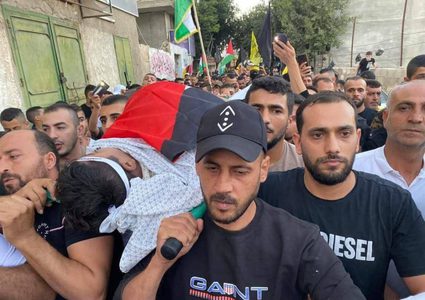 تشييع جثمان الشهيد الطفل محمود سمودي في بلدة اليامون