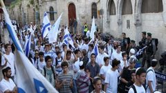 القدس: مستوطنون ينظمون مسيرة استفزازية في البلدة القديمة