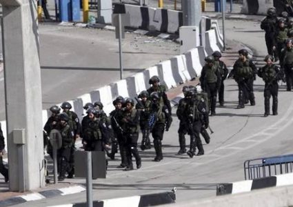 الاحتلال يعتقل شابا من مخيم شعفاط