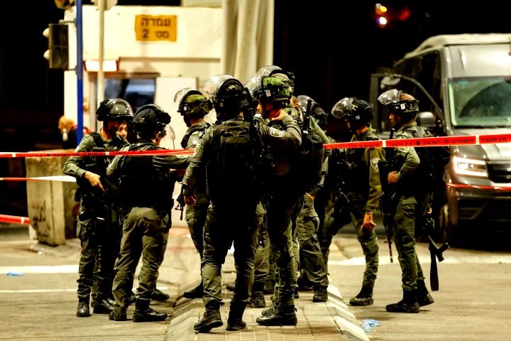 أهالي مخيم شعفاط يعلنون العصيان المدني المفتوح ضد الاحتلال