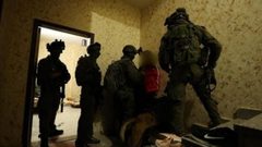 قوات الاحتلال تعتدي بالضرب المبرح على مواطن جنوب الخليل