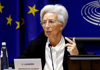 لاغارد تحث على "التعاون" بين السياسات المالية والنقدية