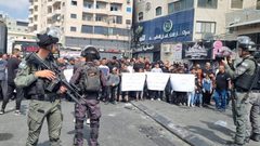 الاحتلال يقمع المعتصمين في مخيم شعفاط