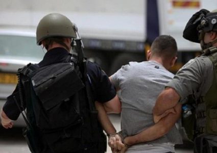 الاحتلال يعتقل شابا خلال مواجهات وسط الخليل