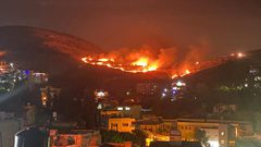 مستوطنون يحرقون بركسا للدواجن وشحن في قصرة جنوب نابلس