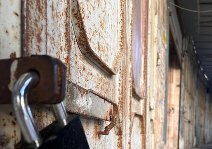 نابلس: اضراب تجاري شامل اسنادا لأهالي في مخيم شعفاط وعناتا