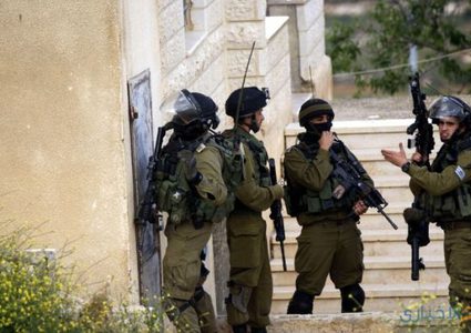 إصابات واعتقالات في حملة مداهمات بالضفة الغربية