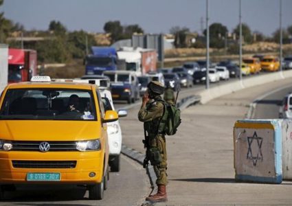 الاحتلال يشدد إجراءاته العسكرية على حاجز الحمرا