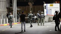 الاحتلال يفرج عن والدة المطارد عدي التميمي