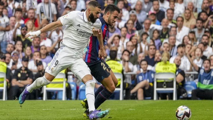 ريال مدريد يهزم برشلونة بثلاثية وينفرد بصدارة "الليغا"