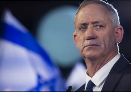 غانتس يقرر رفض منح تصاريح دخول إلى إسرائيل لـ 164 فردًا