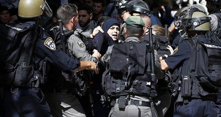 قوات الاحتلال تعتقل مواطنة من المسجد الأقصى