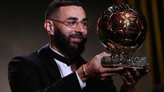 الكرة الذهبية لأفضل لاعب لعام 2022 يحرزها الفرنسي كريم بنزيما