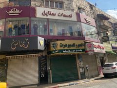 التزام مطلق بالإضراب في مدينة نابلس وأزمة خانقة على طريقي عورتا وبيت دجن