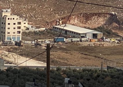 التزام مطلق بالإضراب في مدينة نابلس وأزمة خانقة على طريقي عورتا وبيت دجن