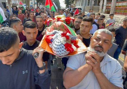 تشييع جثمان الفتى الشهيد محمد نوري في مدينة البيرة