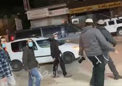 اندلاع مواجهات عند مدخل بلدة عزون شرق قلقيلية عقب تجمع للمستوطنين