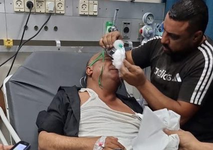 إصابة الوزير مؤيد شعبان جراء اعتداء الاحتلال عليه في قفين شمال طولكرم