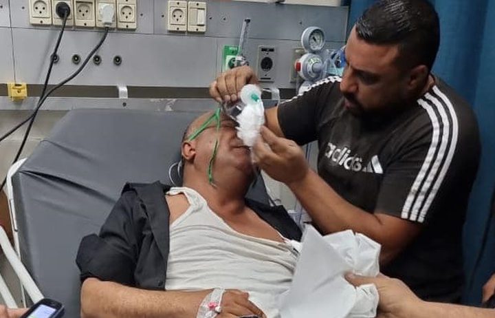إصابة الوزير مؤيد شعبان جراء اعتداء الاحتلال عليه في قفين شمال طولكرم