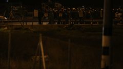 الاحتلال يلاحق العمال ومستوطنون يعتدون على المزارعين جنوب الخليل