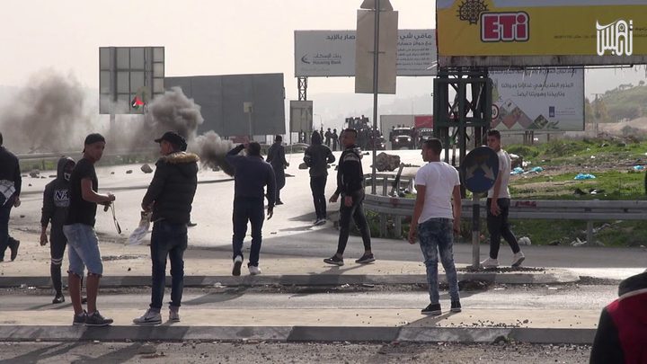 إصابات بالاختناق خلال مواجهات مع الاحتلال جنوب نابلس