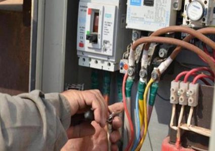 الشرطة تلقي القبض على أكبر المعتدين على التيار الكهربائي في بيت لحم